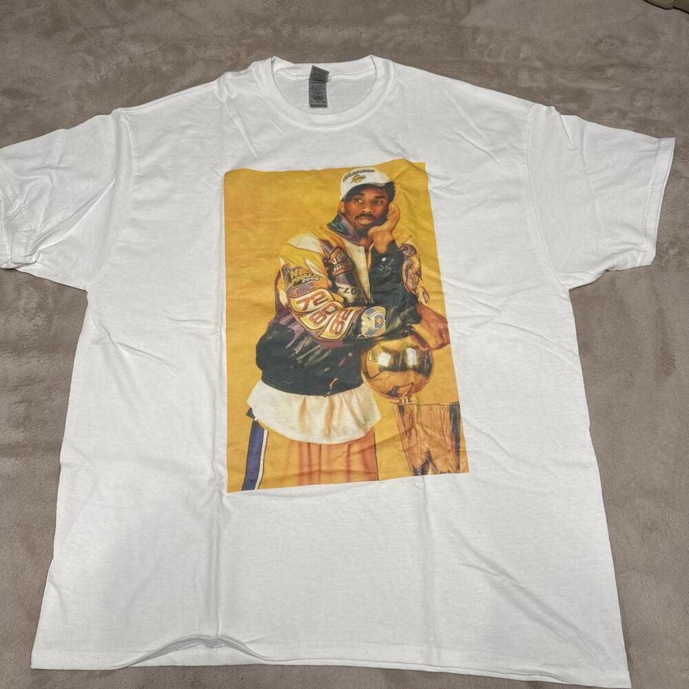 Kobe Bryant La Championship Trophy Los Angeles Streetwear TShirt XLarge